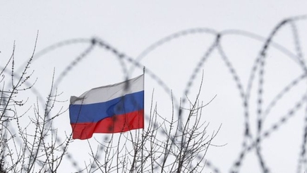 ФСБ построила забор на границе Крыма. Погранслужба Украины его не видит