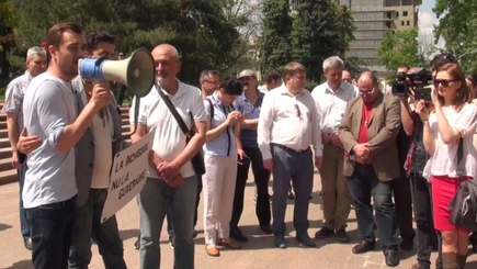 Демпартия выступила с заявлением по поводу протестов против смешанной системы