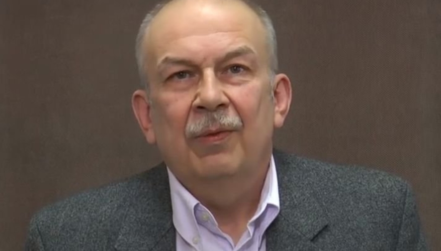 Аналитик приближенный к Андрею Настасе жестко нападает на Октавиана Цыку, хотя и говорит, что прекратил критиковать оппозицию