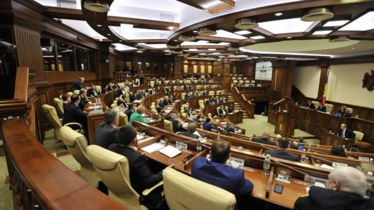 Парламент организует слушания по делу о детских садах