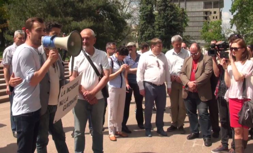 Демпартия выступила с заявлением по поводу протестов против смешанной системы