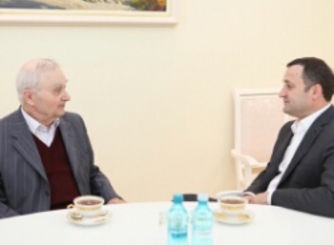 Влад Филат  встретился с писателем Ионом Друцэ