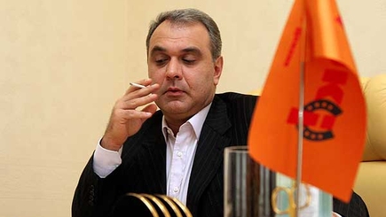 Для Жвания нет законов. Кандидат  наградил почтальонов велосипедами