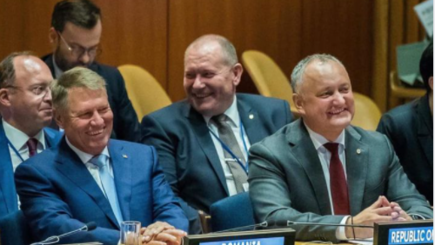 Додон поздравил Йоханниса с Национальным днем румынского государства