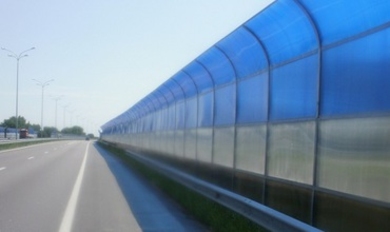 В Кишиневе устанавливается первое шумозащитное заграждение