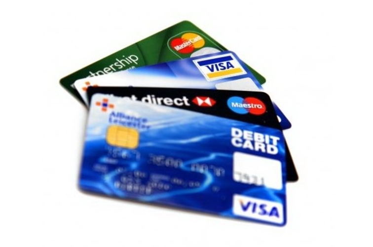 Злостным неплатильщикам блокируют кредитные карты.