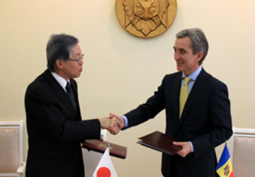 Япония продолжит помогать Молдове финансово