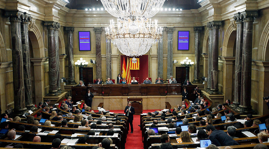 Власти Каталонии обвинили Мадрид в перевороте