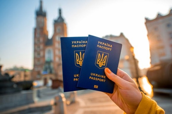 Украинцы с января смогут ездить в ЕС без виз