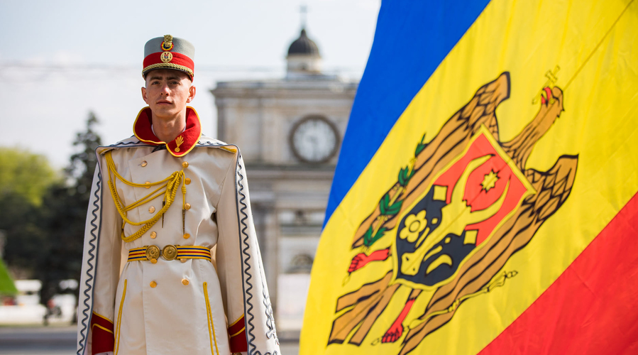 Саммит ЕС предоставил статус кандидата на вступление в Евросоюз Украине и Молдове