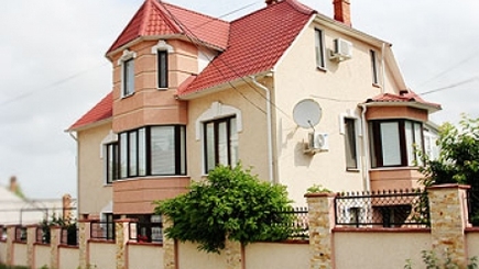 Эксперты из ЕС недоумевают по поводу шикарных домов молдавских судей