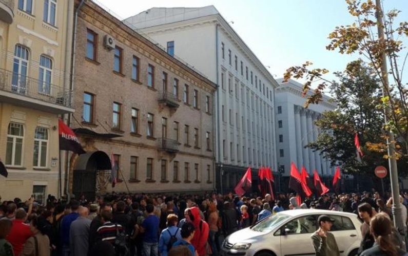В Киеве прошёл митинг с использованием взрывпакетов