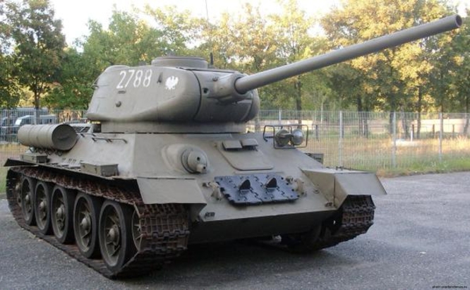 В Кишиневе демонтировали  танк Т-34