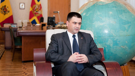 Министр обороны обещает разобраться с журналистами… Его коллега из Словакии за такие дела уже готовится к отставке…