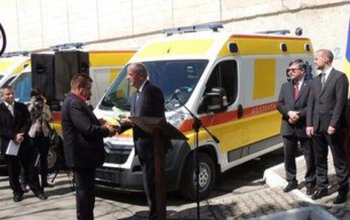 17 новых машин «cкорой помощи» прибыли в Кишинёв
