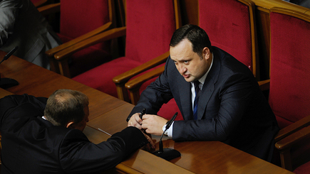 Большевики ломают меньшевиков