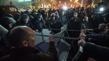 Война в Киеве. Штурм Майдана длится уже 14 часов.