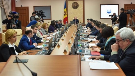 Семь законов-условий МВФ приняты правительством Молдовы