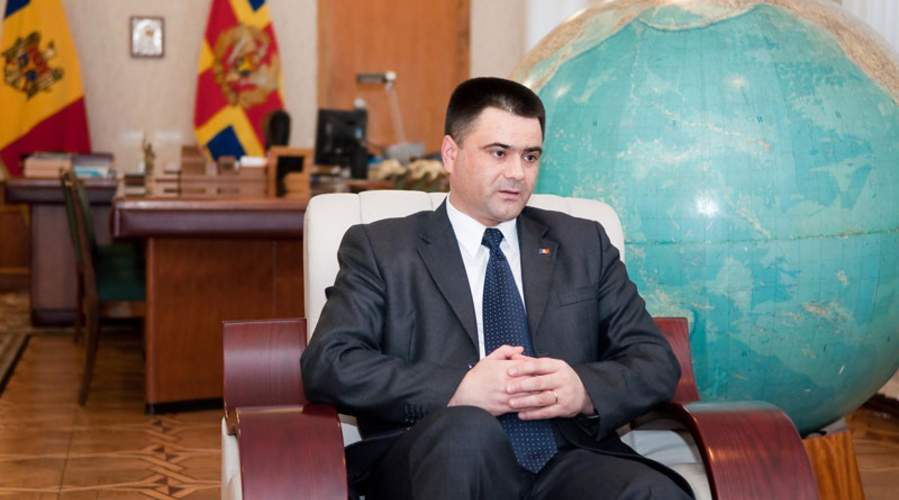 Министр обороны обещает разобраться с журналистами… Его коллега из Словакии за такие дела уже готовится к отставке…