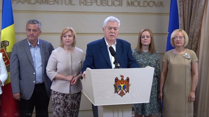 Депутаты-коммунисты отказались участвовать в заседании парламента от 21 сентября