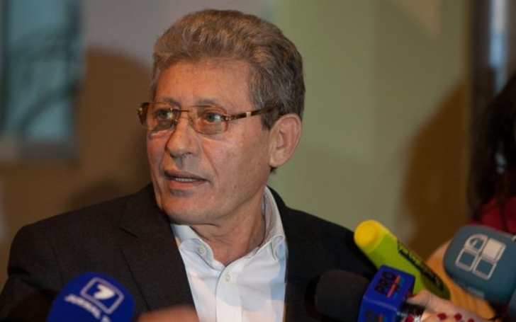 Либералы настаивают на отставке президента Додона