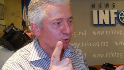 Их еще не утвердили, а депутаты от них уже отказались.