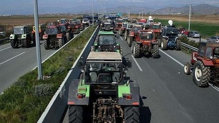 Александр Слусарь вместе с тысячами фермеров....