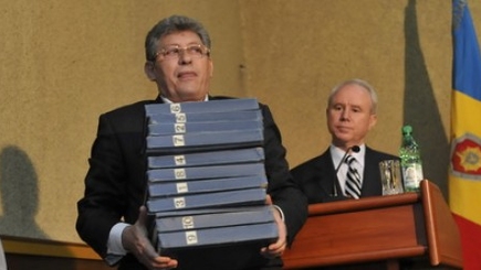 Выступление врио президента Республики Молдова Михая Гимпу на церемонии передачи дел из спецхранилища Службы информации и безопасности в Национальный архив