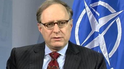 В РМ прибывает замгенсeка НАТО