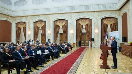 Премьер-министр Павел Филип: Конституция является лучшим щитом против авантюристов и политических игроков