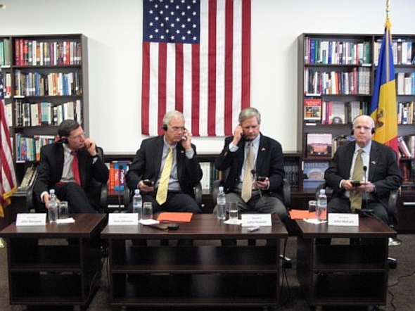 Сенатор  Джон  Маккейн: встреча с молдавскими журналистами