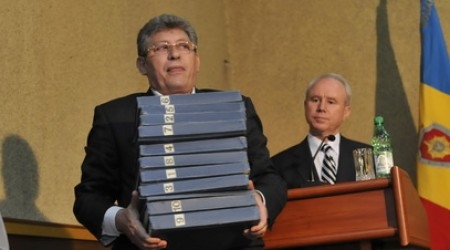 Выступление врио президента Республики Молдова Михая Гимпу на церемонии передачи дел из спецхранилища Службы информации и безопасности в Национальный архив