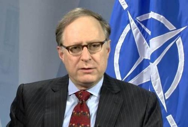 В РМ прибывает замгенсeка НАТО