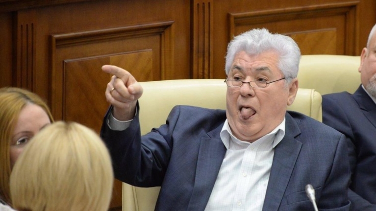 Зачем? Уже совершенно неважно. Главное: конец политика Воронина неизбежен.