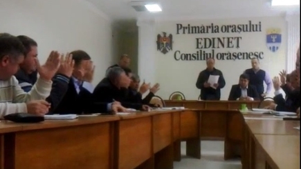 Додон заявляет о несправедливых тарифах в Кишиневе, а его же партия в районах повышает тарифы