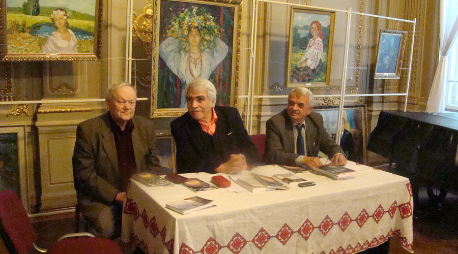 Аисты Бориса Мариана приземлились в Киеве