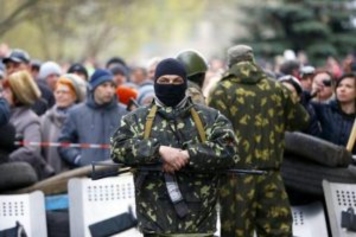 В Славянске (Донецкая область) началась антитеррористическая операция. Власть дала террористам времени до утра, чтобы сложить оружие (обновление)