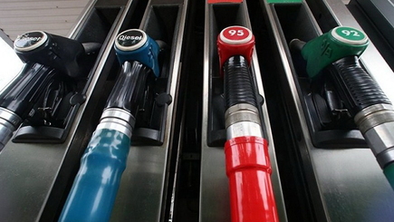 19  нефтяных компаний объявили о снижении цен на топливо