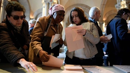 Выборы в Испании: победили социалисты, ультраправые прошли в парламент
