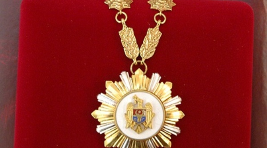 Награда нашла героев