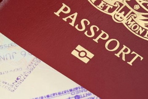 Бордовые паспорта получат чип с современной ОС