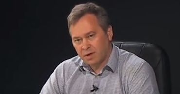 Артур Ефремов: К чему вся эта дешёвая провинциальная истерия в отношении вполне ожидаемой и заслуженной депортации и Нарочницкой, и некоего Журавлёва?!