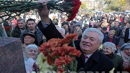 Как «родятся», живут и «умирают» молдавские коммунисты?