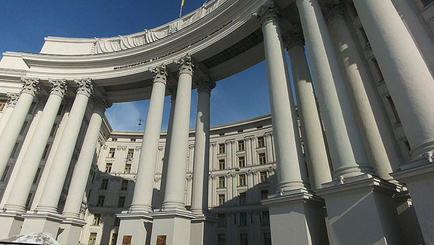 МИД требует от России немедленно допустить к украинским политзаключенным врачей и омбудсмена