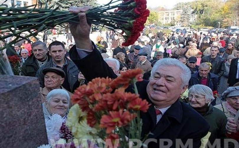 Как «родятся», живут и «умирают» молдавские коммунисты?