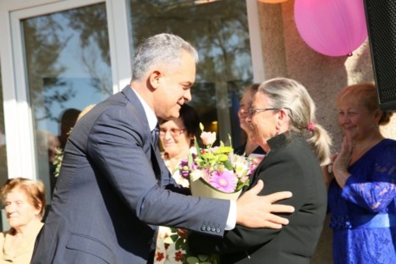 Опрос: Плахотнюк догоняет Додона по уровню доверия граждан и сильно опередил Санду и Нэстасе