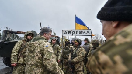 Против армии Украины неэффективны пропаганда РФ и технологии гибридной войны, - Порошенко