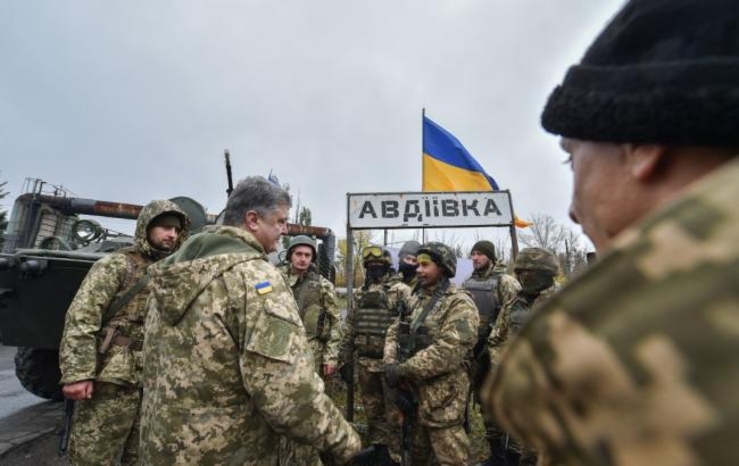 Против армии Украины неэффективны пропаганда РФ и технологии гибридной войны, - Порошенко
