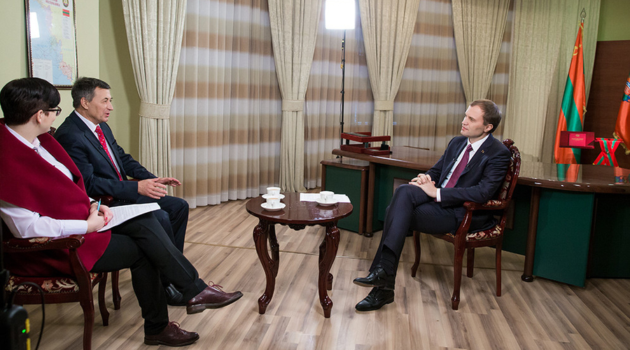 Экс-президент Приднестровья Шевчук тайно покинул республику