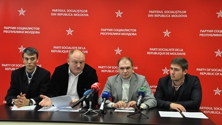 Социалисты обвиняют